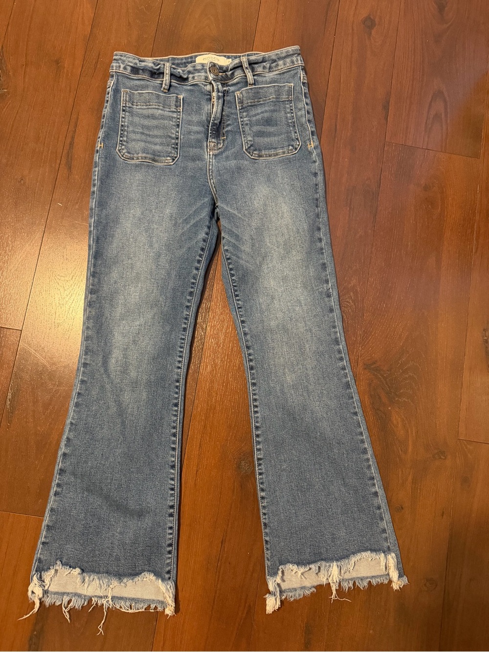 Hidden Jeans Happi Front Pocket Frayed Hem Crop Flare Medium Wash 29 - Picture 2 of 7